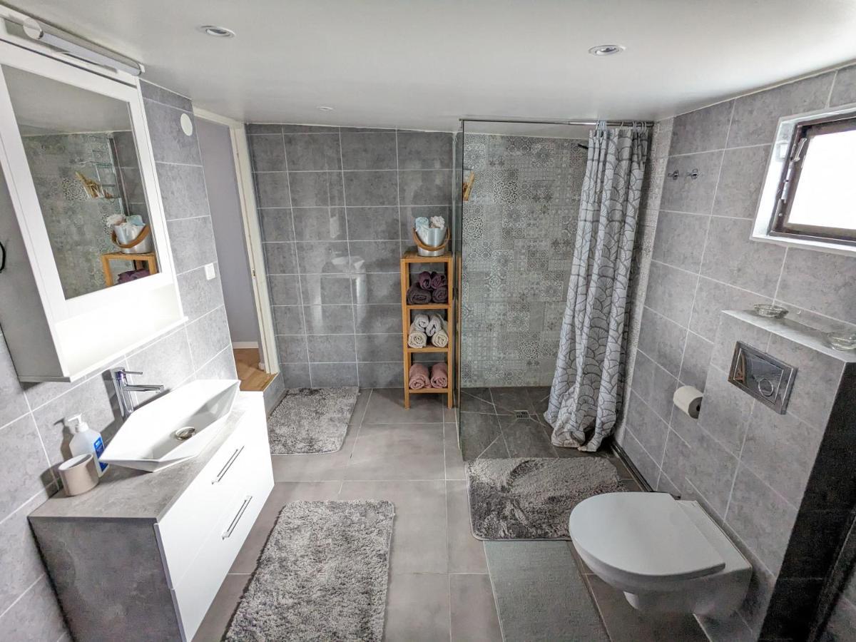 Dyreborg Boutique Guesthouse Knared ภายนอก รูปภาพ